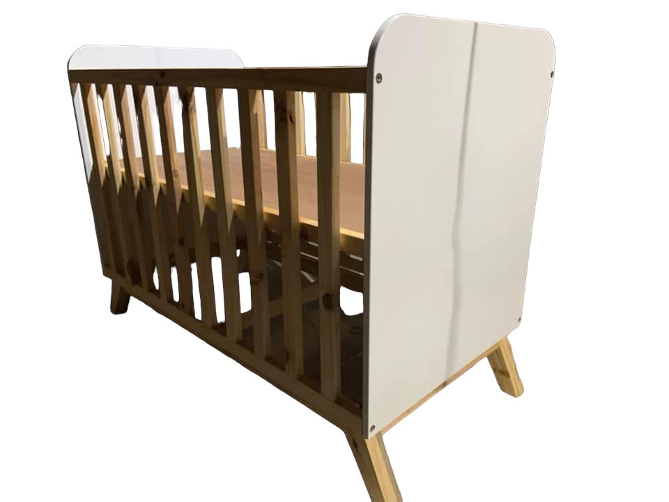 Classic baby cot